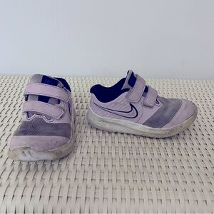Toddler Girls Nike Purple Gym Shoes size 9c